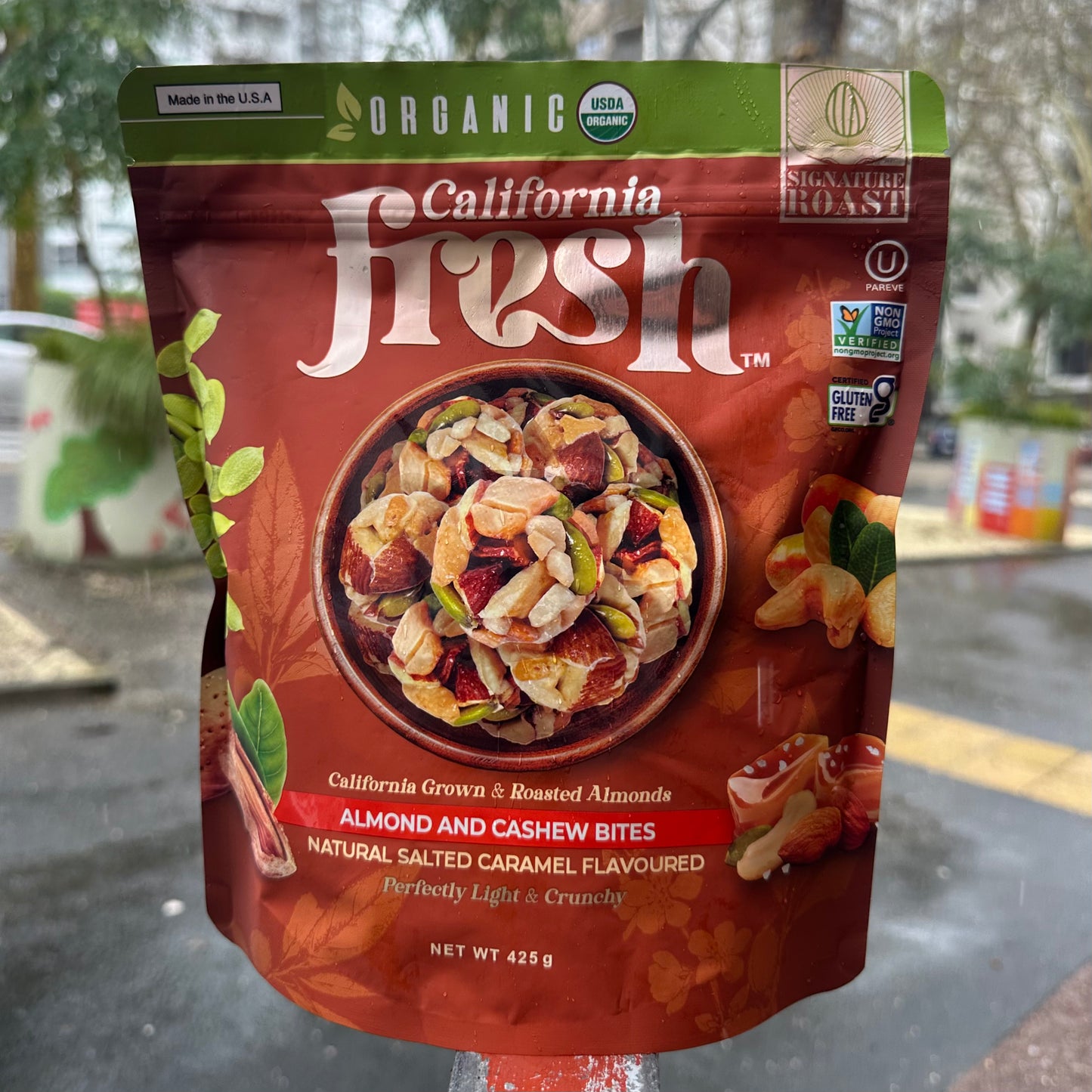 Salted caramel almond and cashew bites 425