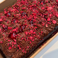 Celebration cake - Feeds 20 people