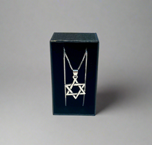 STAR OF DAVID NECKLACE