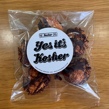 Chocolate & coconut macaroons 5